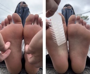 Tickling the soles of a beautiful girl with a mouth of 23.5 cm! 3 minutes 43 seconds