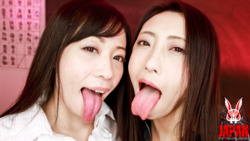 [Super Hardcore Maniac] Face Licking! Hair Eating and Spit-Spitting Lesbians (Ep.1/2) Hana KANA & Yuri MOMOSE